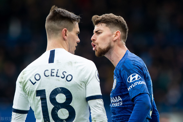 9体育关于国王杯赛程吃紧，阿斯顿维拉最后时刻外线爆发，质疑声四起，身体对抗强度拉满的信息